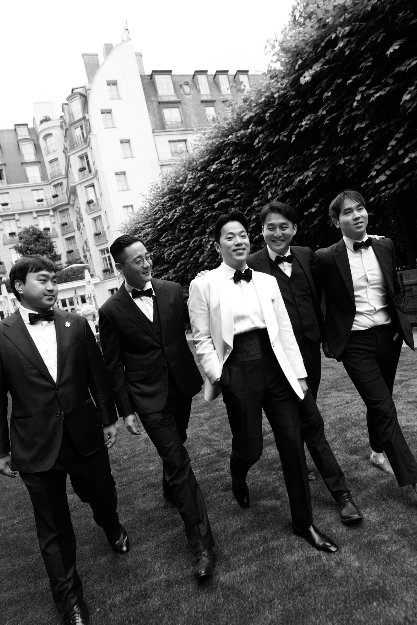 A luxury Ritz Paris wedding featuring couture bridal fashion, timeless details and editorial wedding photography in the heart of Paris.
