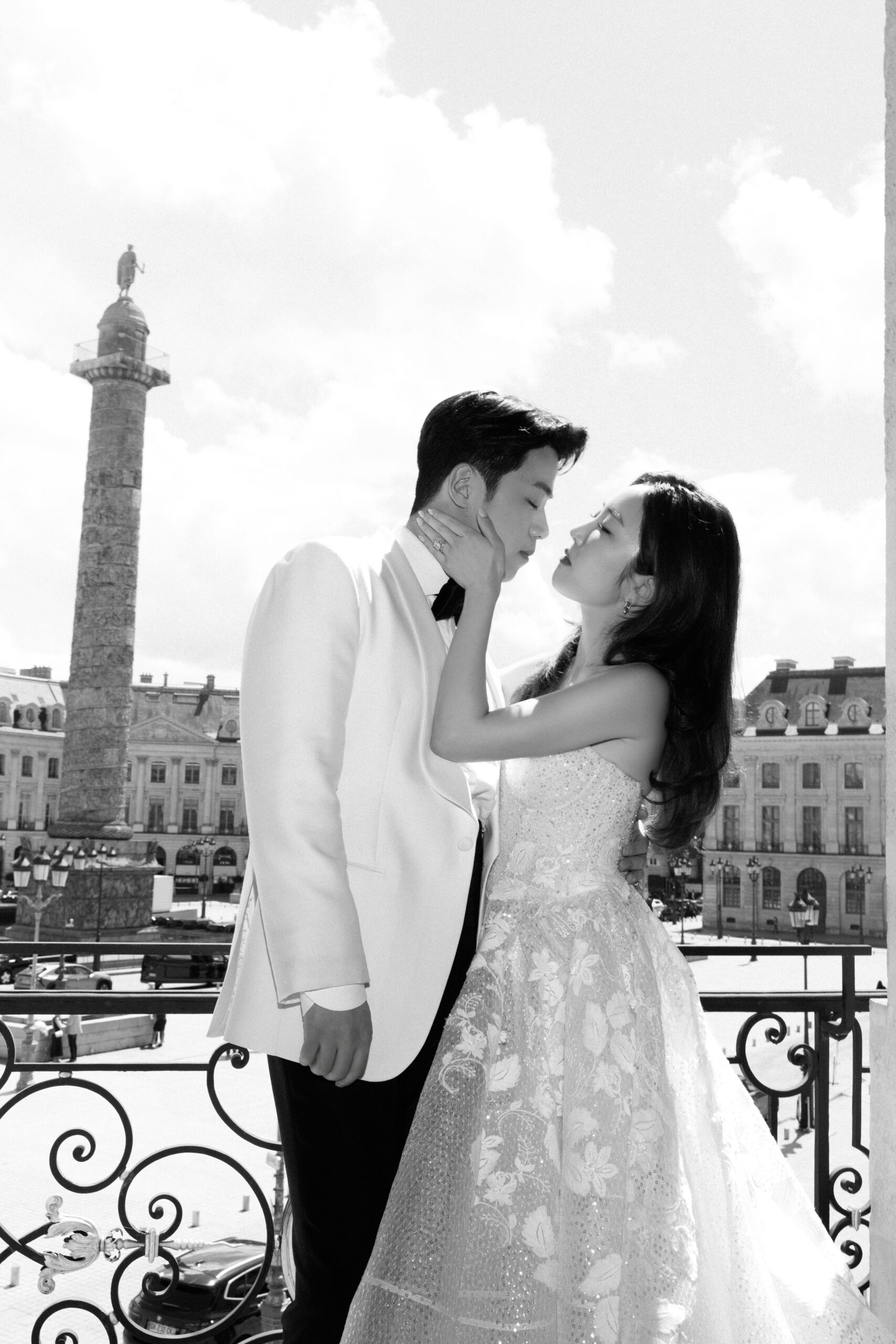 A luxury Ritz Paris wedding featuring couture bridal fashion, timeless details and editorial wedding photography in the heart of Paris.